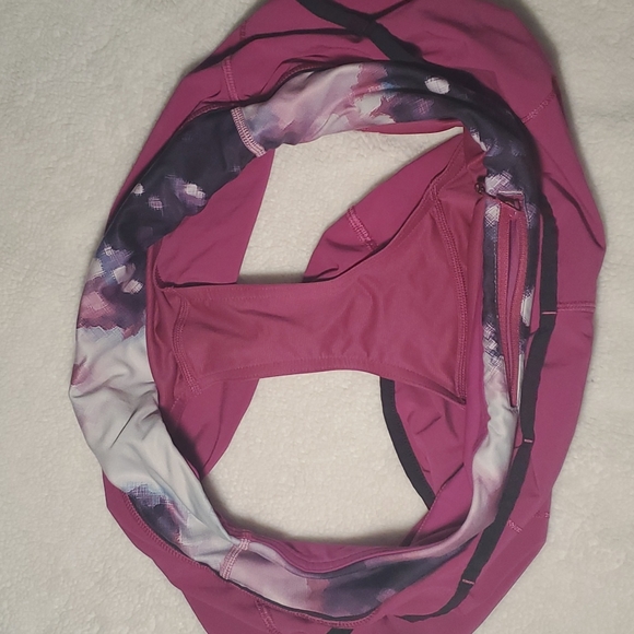 Lululemon Speed Shorts size 8 - Picture 5 of 5